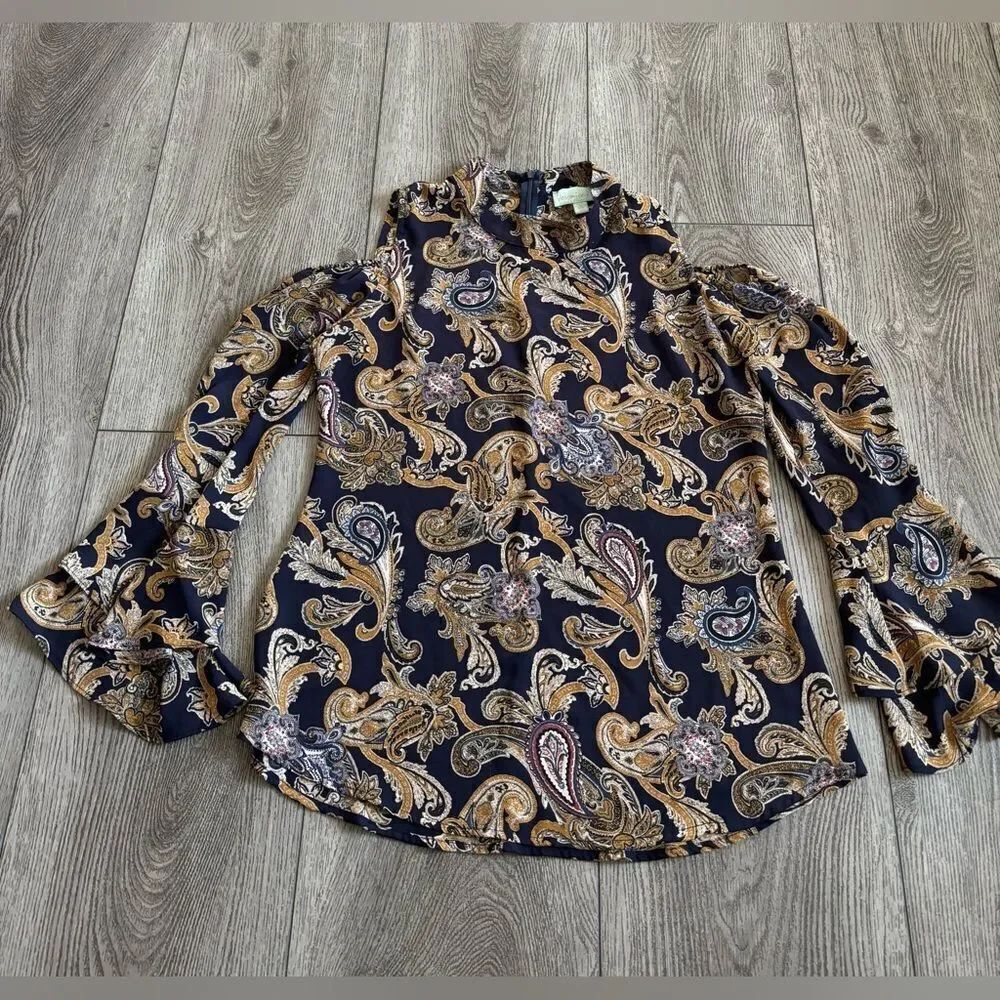Veronica M. Woman’s floral long sleeve shirt